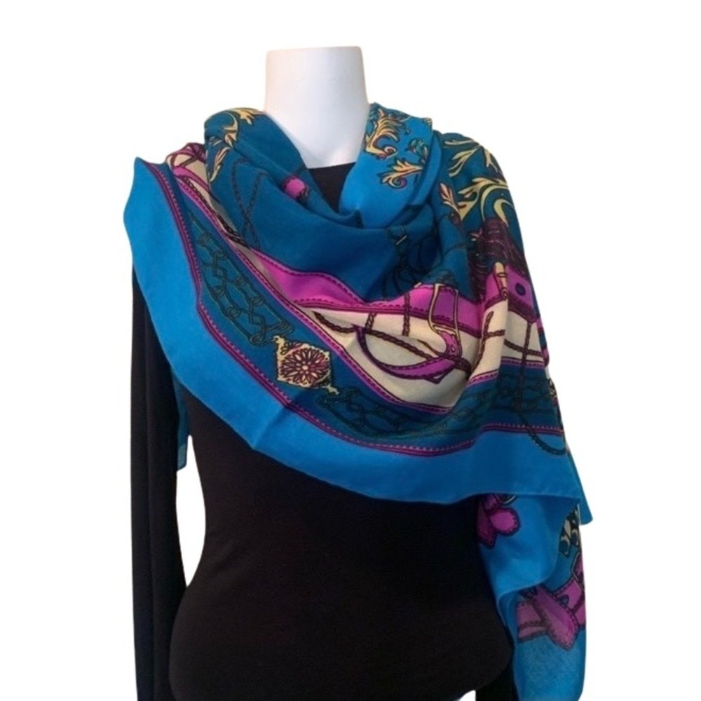 Women's Turquoise Printed Wrap‎ Size 50 X 50